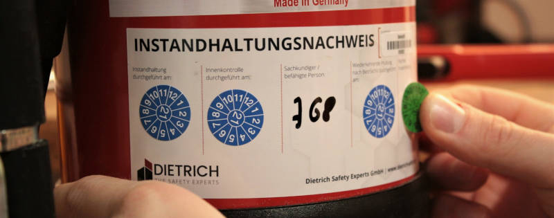 feuerloescher_wartung_serviceHeader Wartung, Prüfung und Instandhaltung von Feuerlöschern
